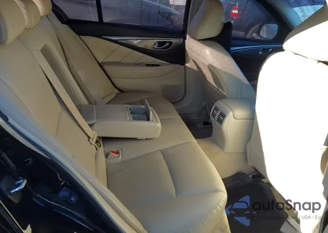 2015 Infiniti Q50 Premium z USA, uszkodzony, nr VIN JN1BV7AP7FM345237